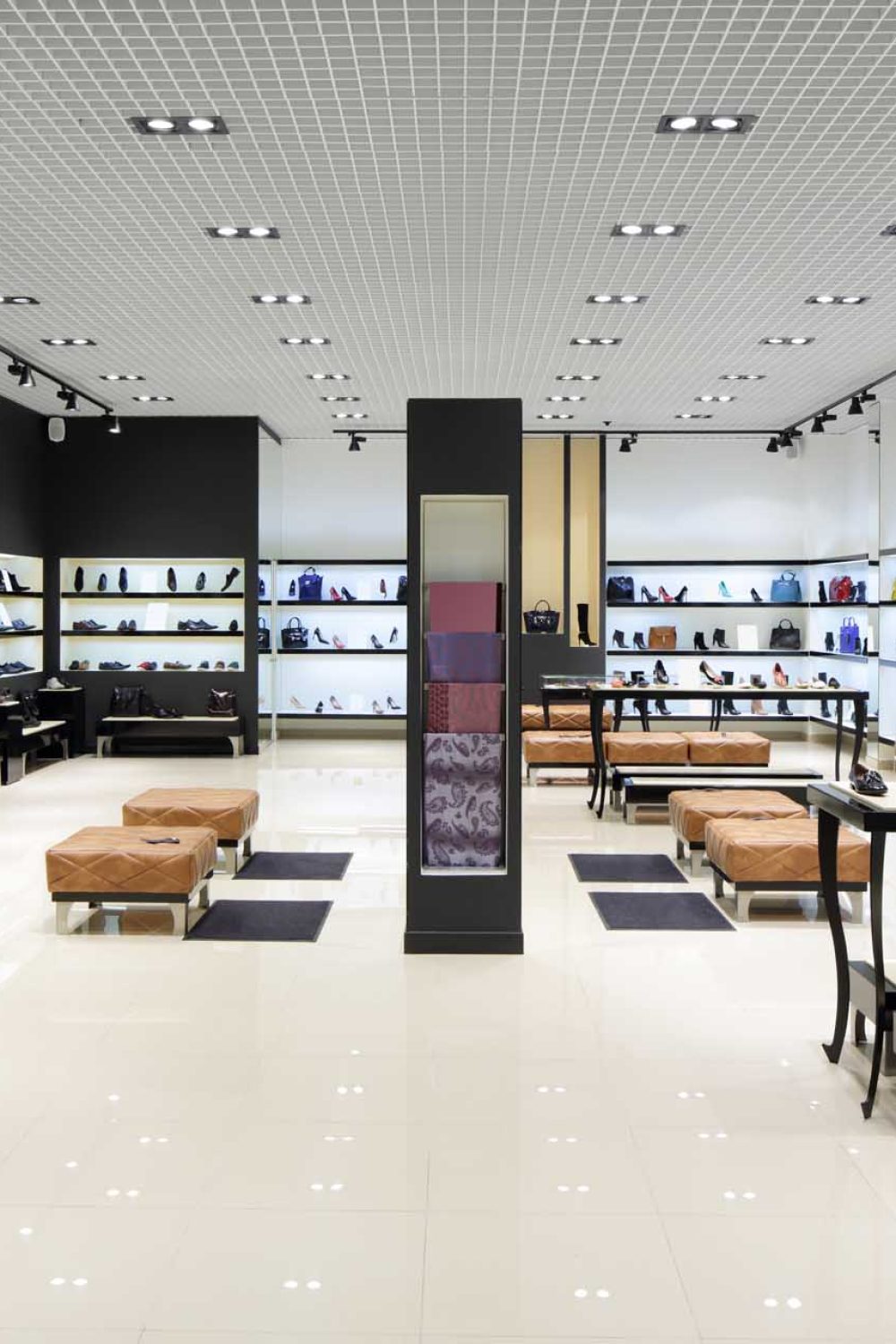 Bright,And,Fashionable,Interior,Of,Shoe,Store,In,Modern,Mall